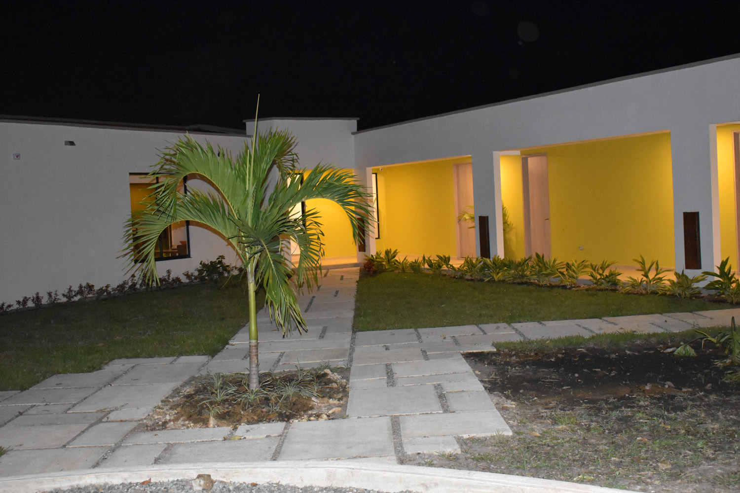 Front view by night